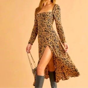 Sold out everywhere! New w/o tags Reformation Sigmund Dress - Size 4